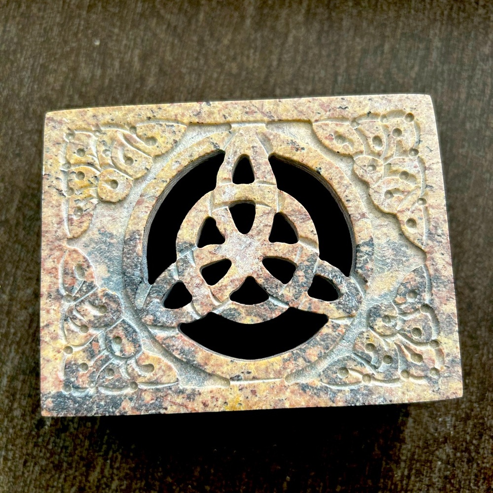 💫Trinity Knot Marble Jewelry Box